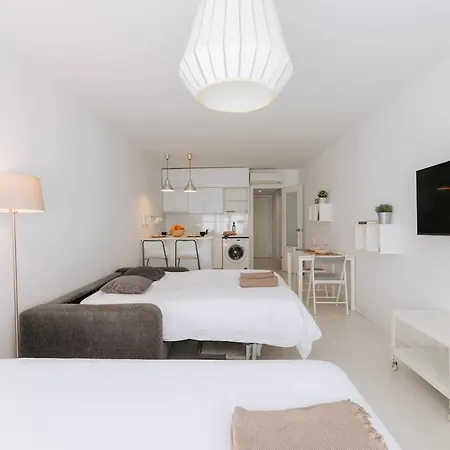 Apartment In Downtown *